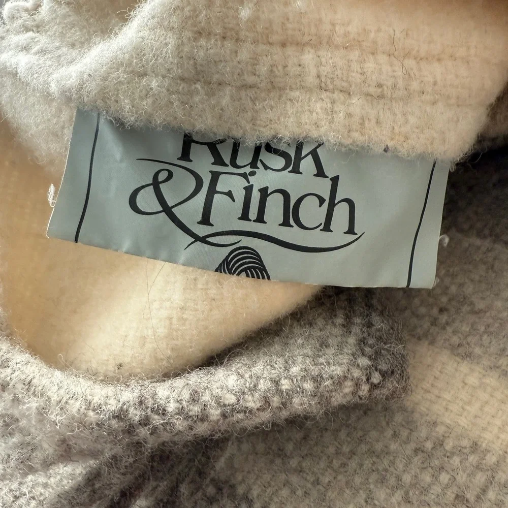 Rusk & Finch New Zealand Pure New Wool Woven Natural Color Fringed Shrug Wrap OS